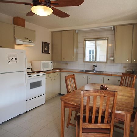 Whale'S Tail Guest Suites Ucluelet Rum bild