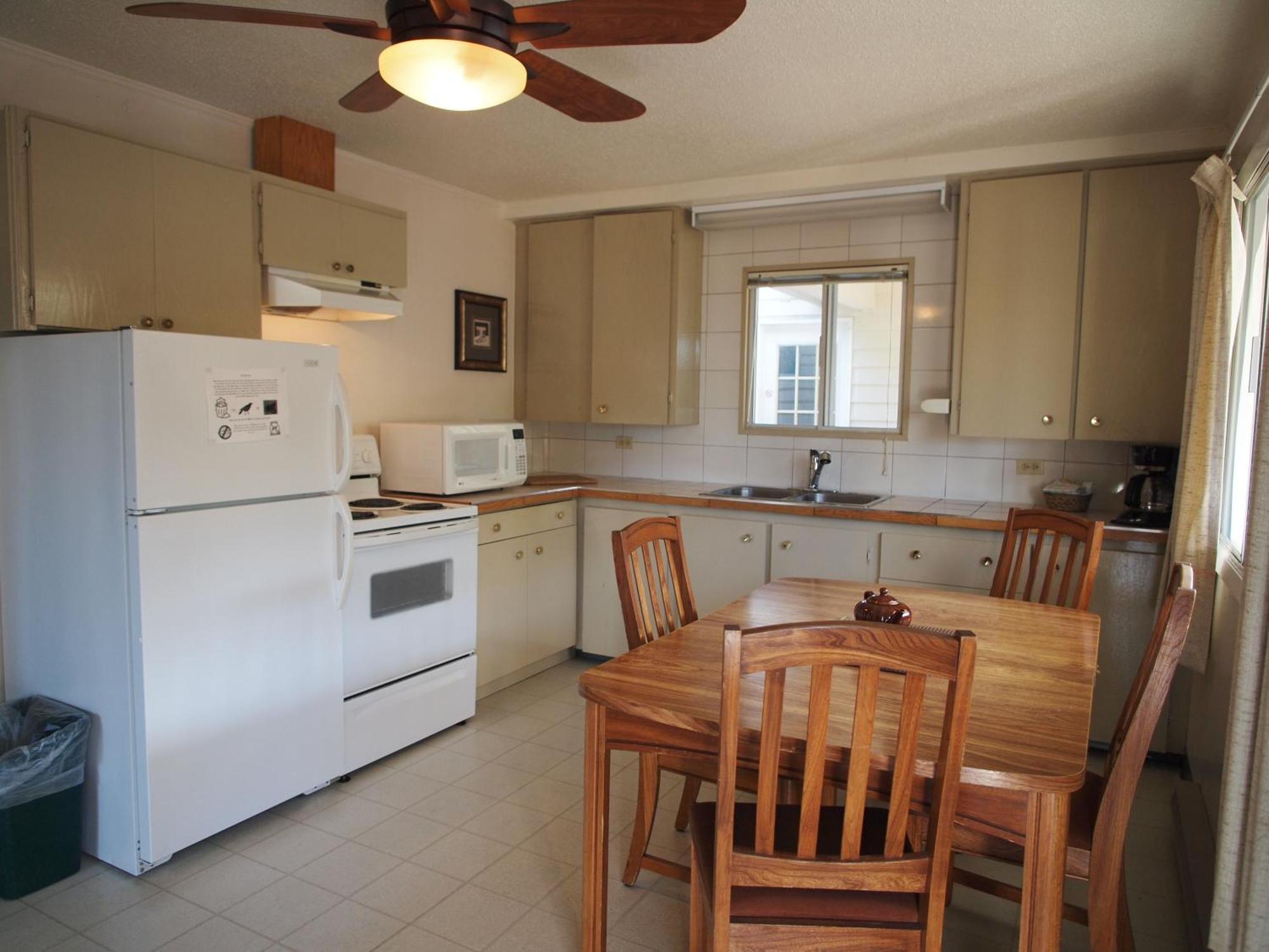 Whale'S Tail Guest Suites Ucluelet Rum bild